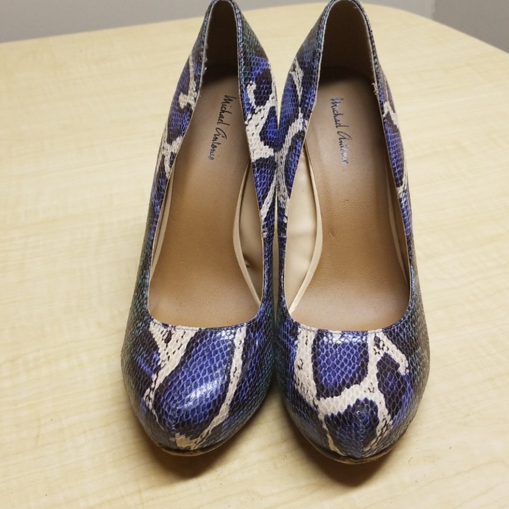 Ladies Multiple Color Shoes